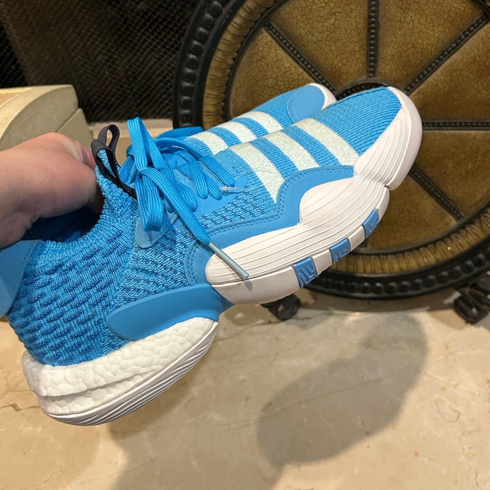 NWOT adidas Mens Trae Young 2 Running Sneakers Shoes - Picture 3 of 13